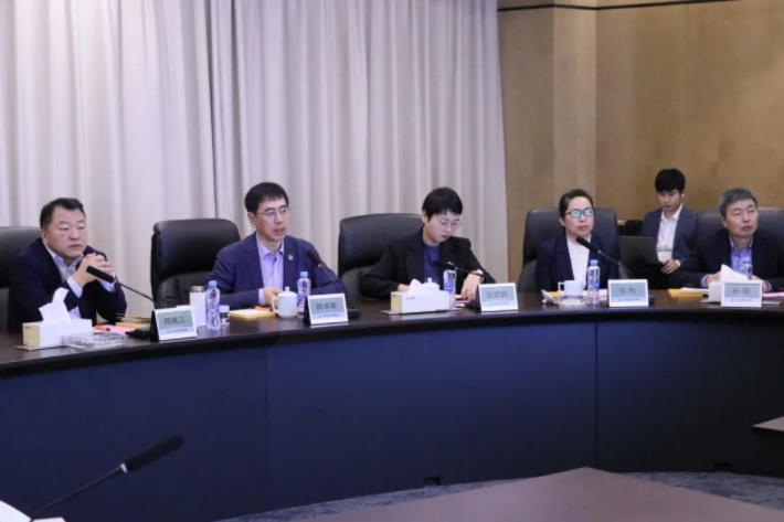 壹定发股份董事长邢雅江到访南昌金融投资集团有限公司 壹定发股份董事长邢雅江到访南昌金融投资集团有限公司
