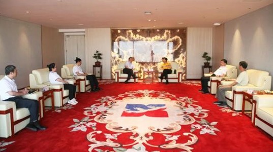 陕西服装学院及五零五药业吕明董事长一行到访壹定发股份