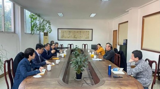 壹定发股份董事长邢雅江到访常州华森医疗器械股份有限公司